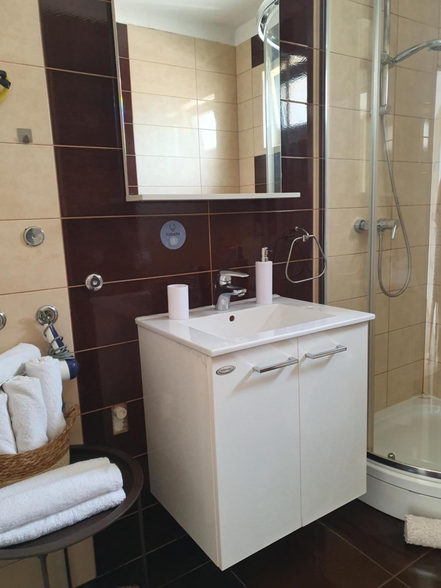 Lavender Apartments Drage Δωμάτιο φωτογραφία